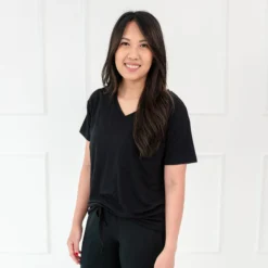 Women’s Relaxed Fit V-Neck in Midnight