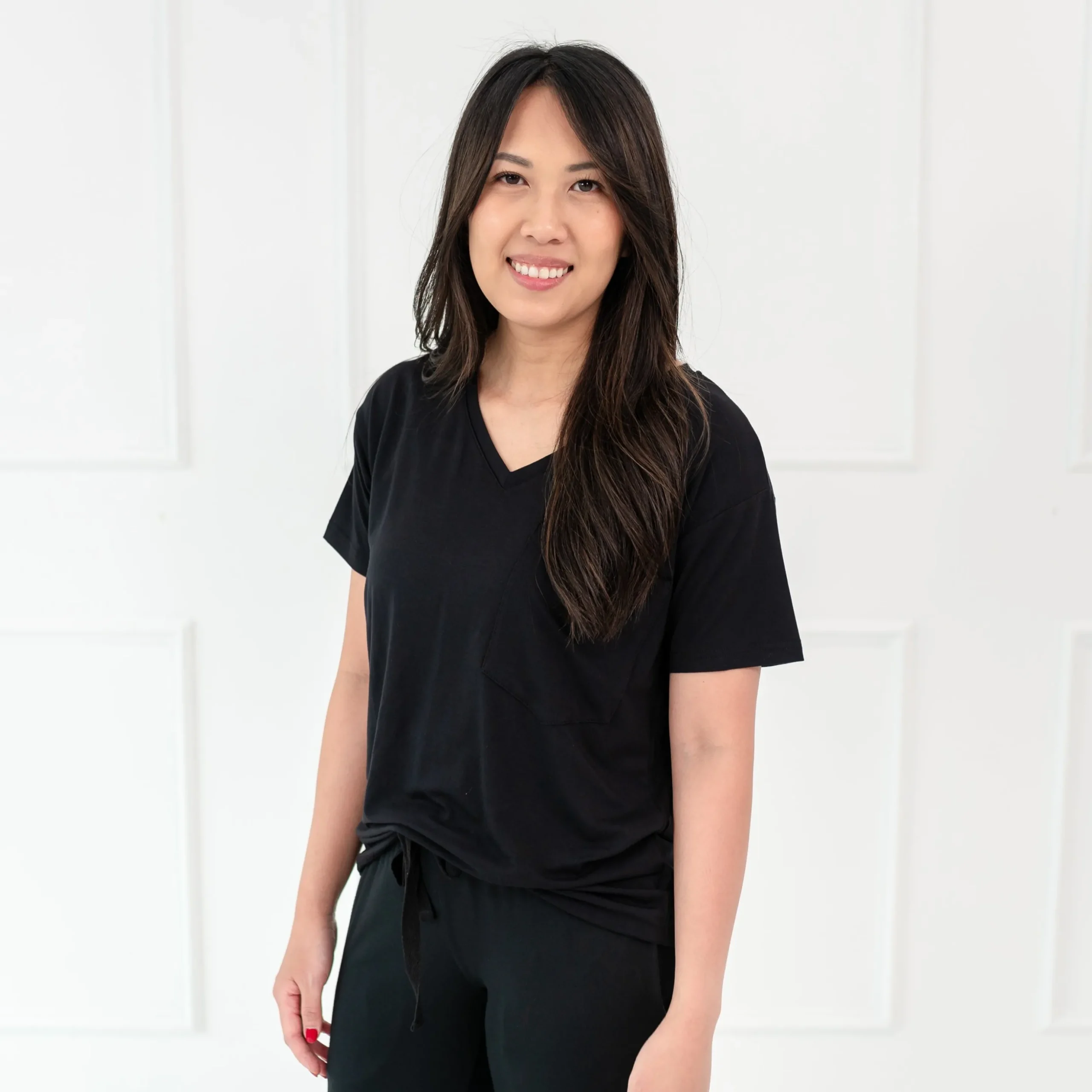Women’s Relaxed Fit V-Neck in Midnight
