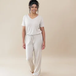 Women’s Relaxed Fit V-Neck in Oat