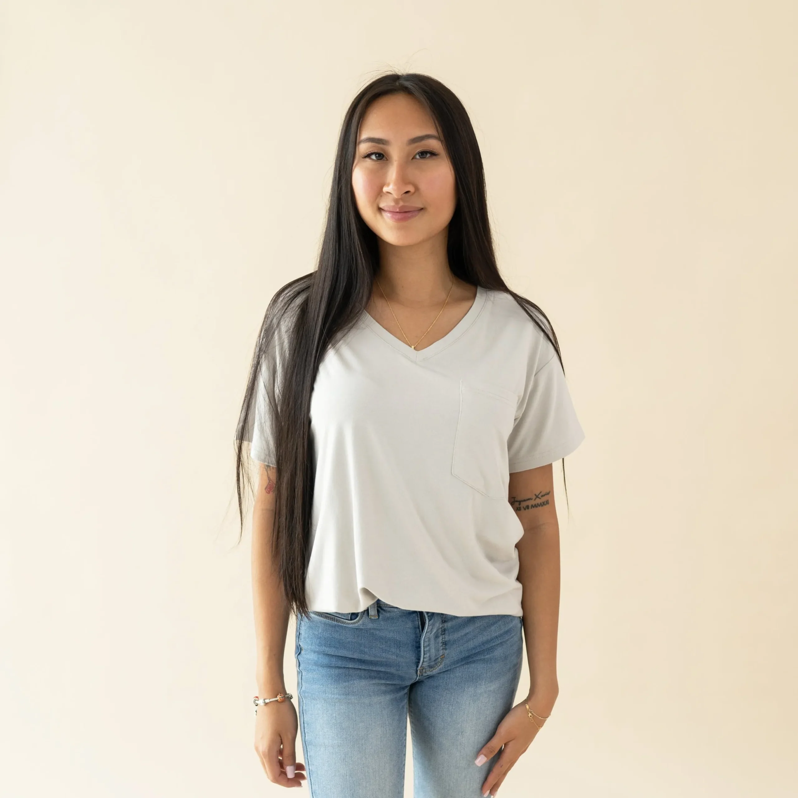 Women’s Relaxed Fit V-Neck in Oat