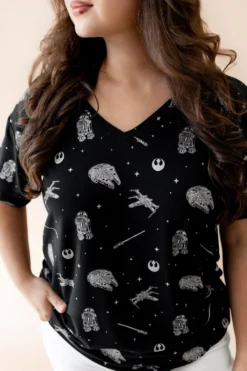 Women's Relaxed Fit V-Neck in STAR WARS™