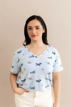 Women's Relaxed Fit V-Neck in Take Off