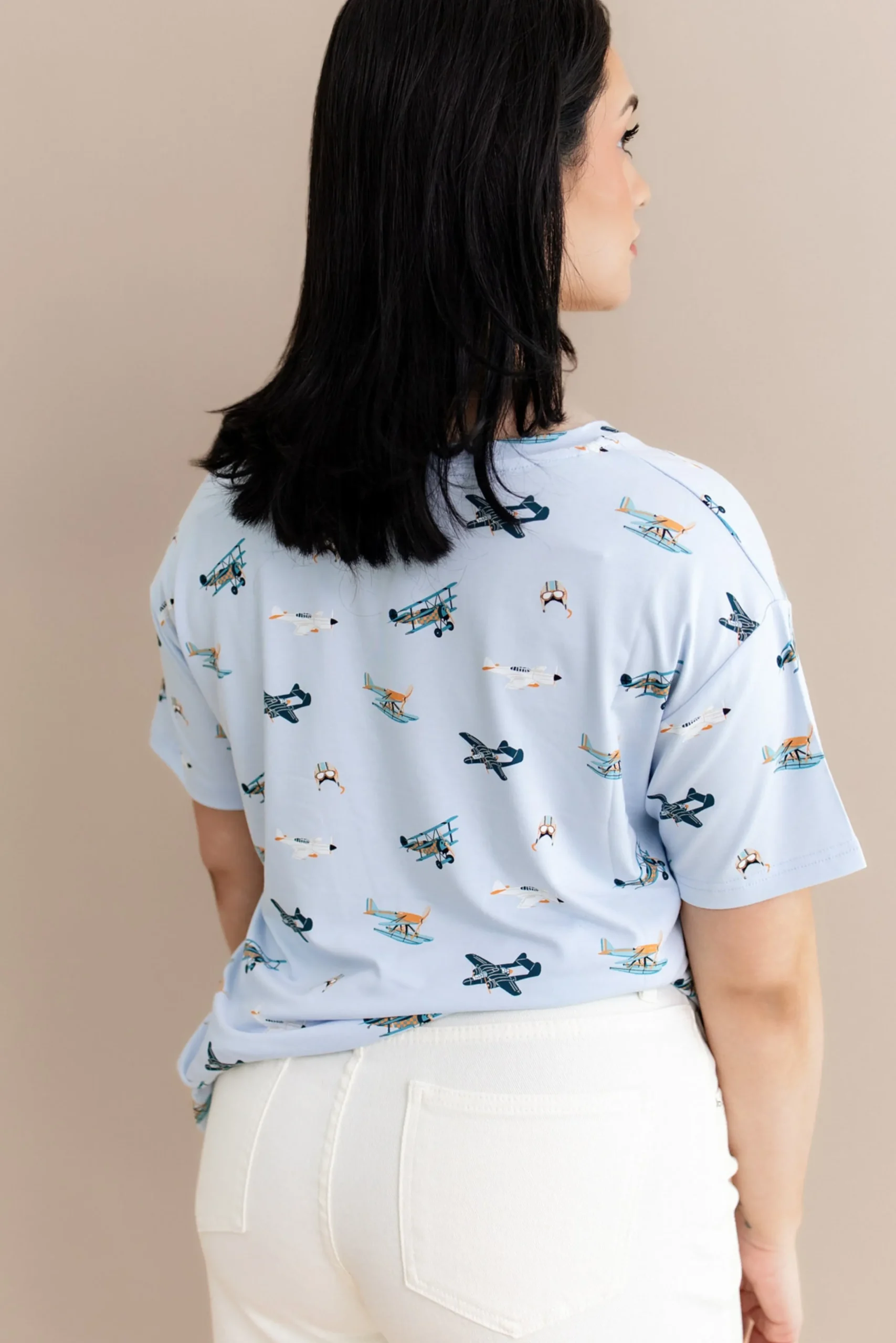 Women's Relaxed Fit V-Neck in Take Off