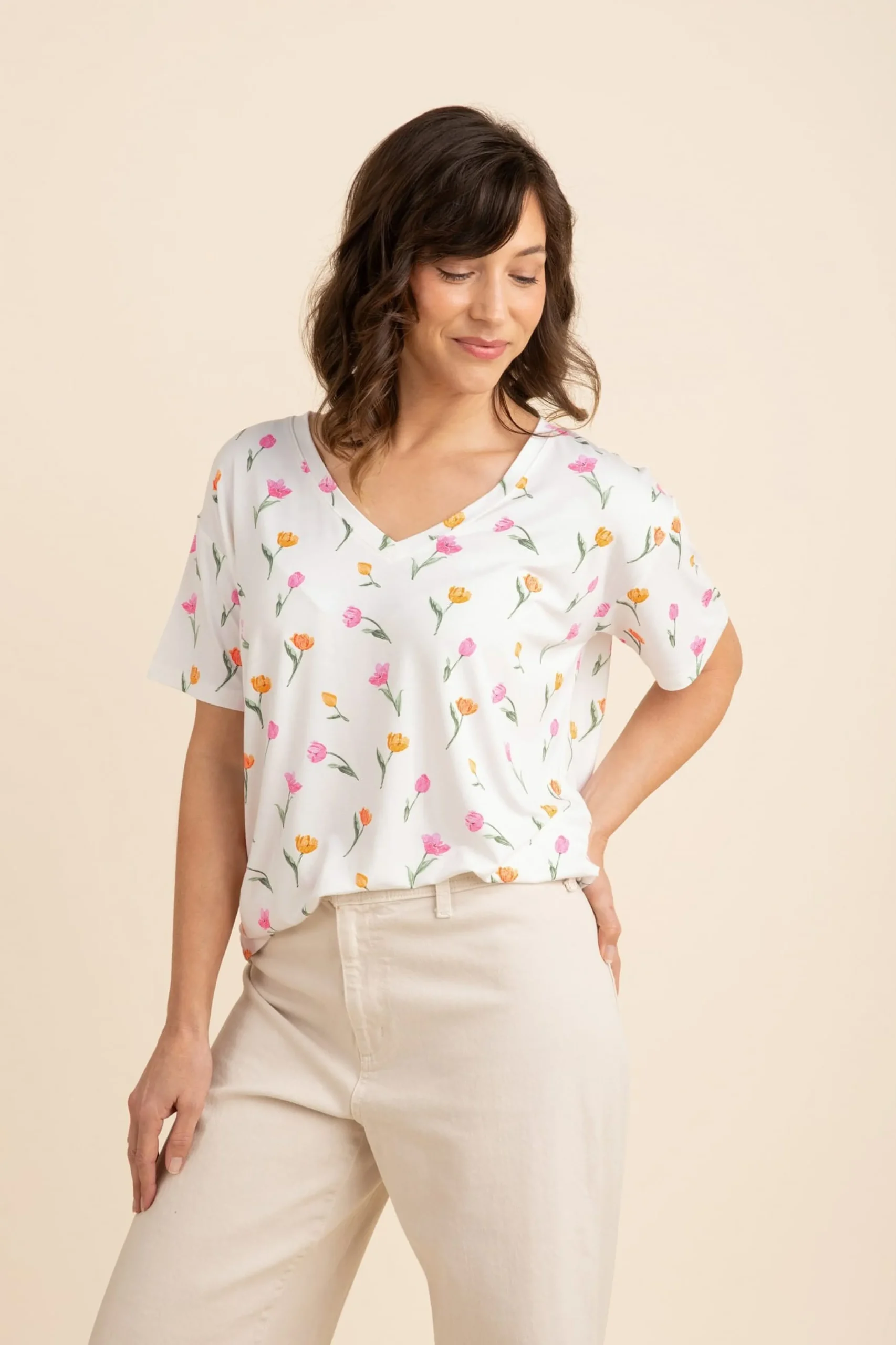 Women's Relaxed Fit V-Neck in Tulip