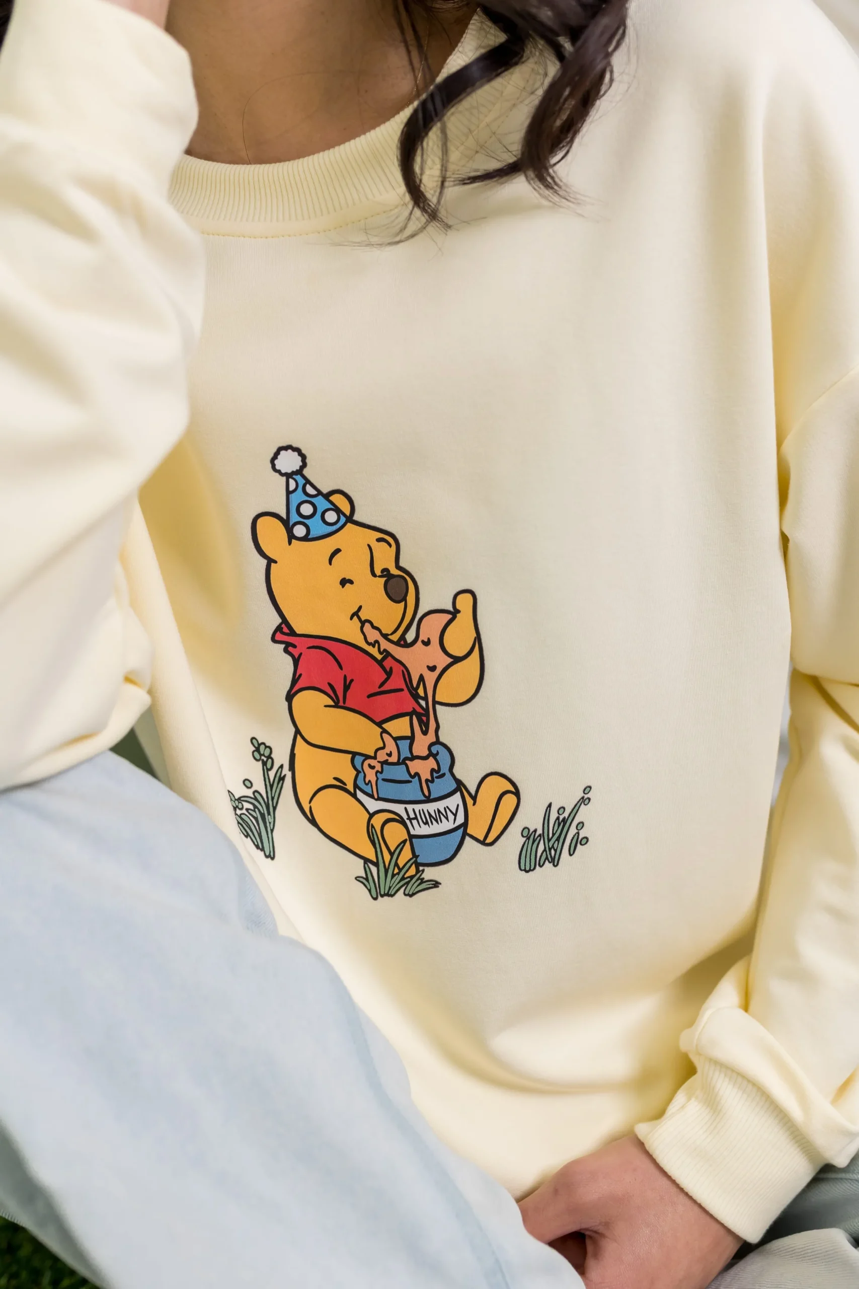 Women's Sweatshirt in Winnie the Pooh on Chamomile