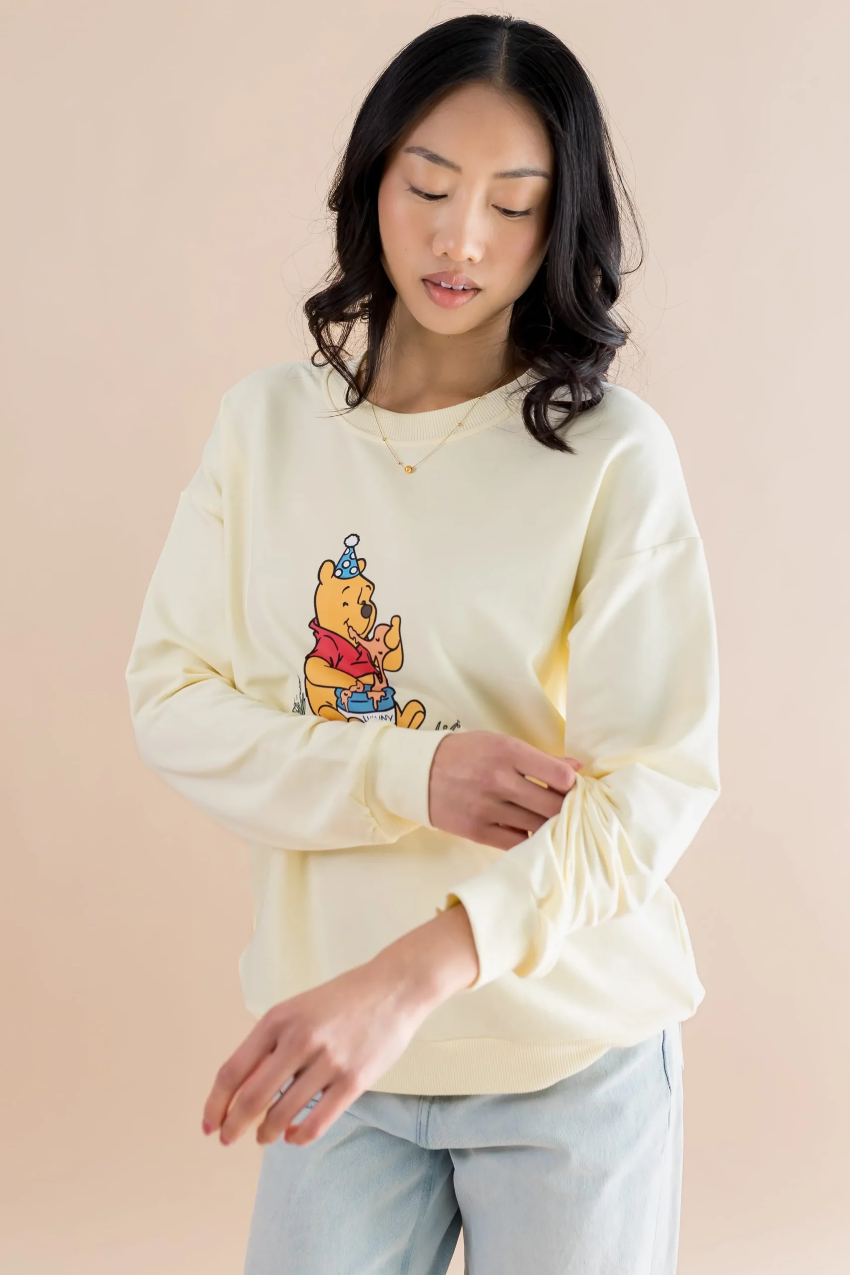Women's Sweatshirt in Winnie the Pooh on Chamomile