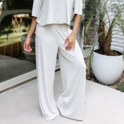 Women's Wide Leg Pant in Oat