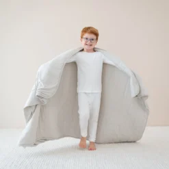 Youth Blanket in Oat 1.0